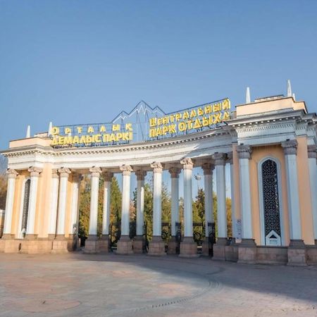 Уютная Студия В Центре Almati Kültér fotó